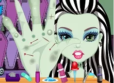 Monster High Games, Frankie Stein Hand Doctor, Games-kids.com