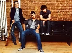 Puzzle Games, Puzzle Jonas Brothers on Couch , Games-kids.com